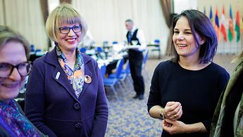 Außenministerin Baerbock mit Helga Schmid, Generalsekretäin der OSZE